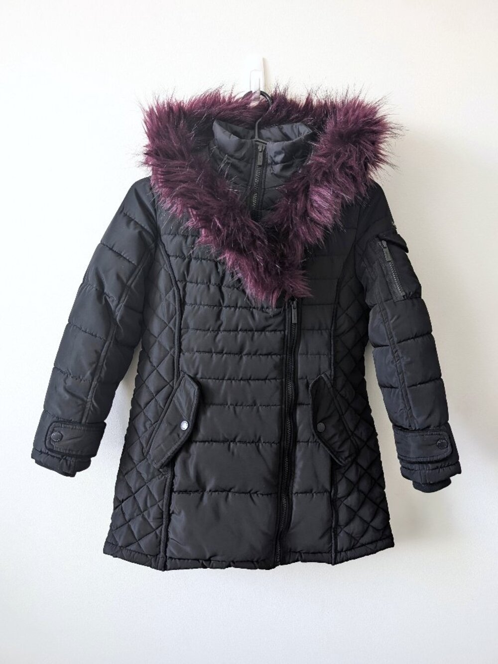 DKNY Girls Black Puffer Coat with Faux Fur Hood | Size 7/8
